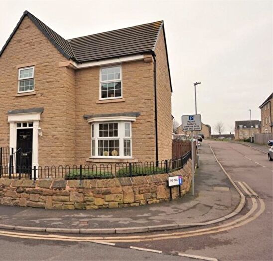 4 Bedroom Detached House To Rent In Healds Road, Dewsbury, WF13