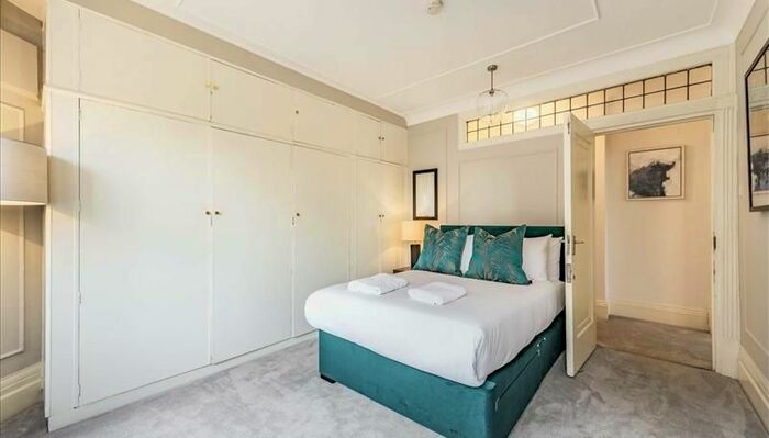 6 Bedroom Flat To Rent In Park Road, London, NW8