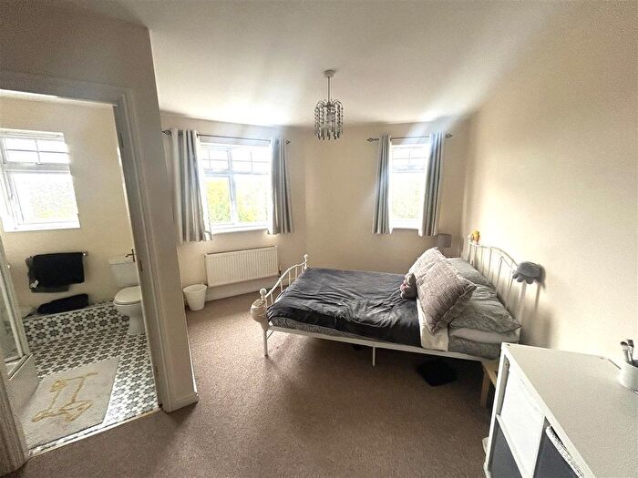 2 Bedroom Flat To Rent In Bright Wire Crescent, Eastleigh, SO50