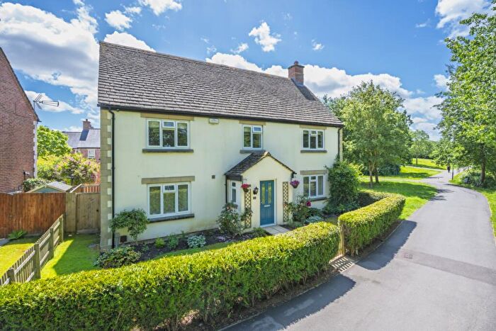 4 Bedroom Detached House For Sale In Barcote Close - A Beautiful Bed Home In North Swindon, SN25