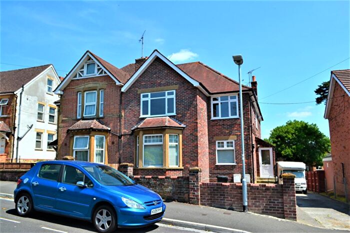 2 Bedroom Apartment To Rent In Central Yeovil, Somerset, BA20