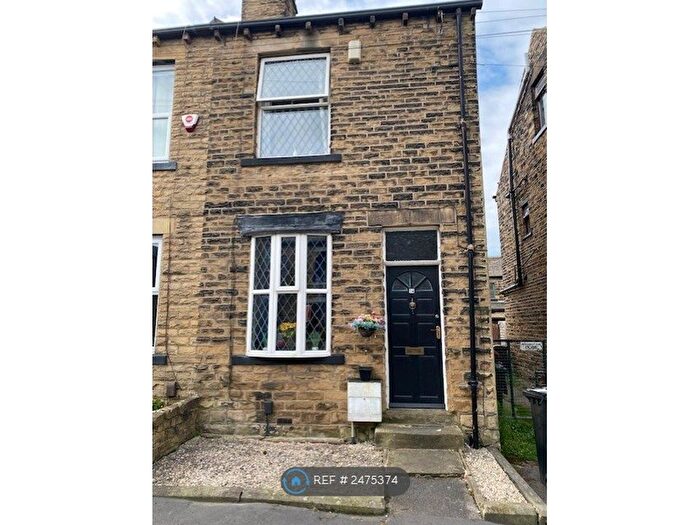 3 Bedroom End Of Terrace House To Rent In Ashgrove, Greengates, Bradford, BD10
