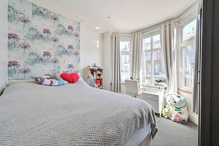 4 Bedroom End Terrace House For Sale In Cassio Road, Watford, WD18