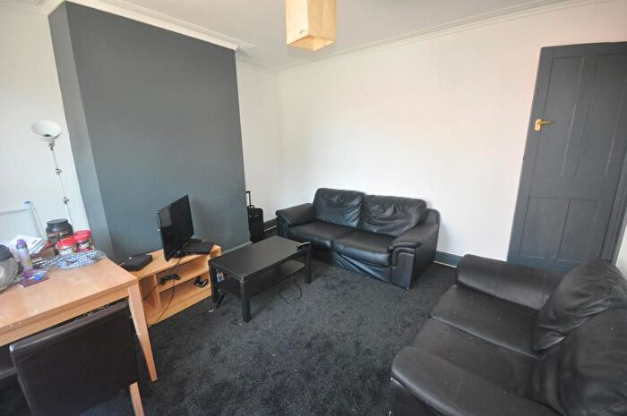 2 Bedroom Terraced House To Rent In Thornville Road, Hyde Park, Leeds, LS6