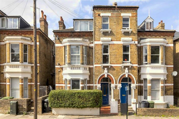 2 Bedroom Flat To Rent In Arlingford Road, London, SW2