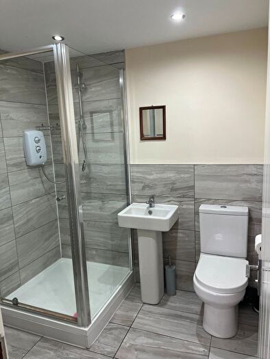 6 Bedroom Detached House To Rent In Derby Grove, Nottingham, NG7