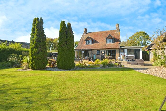 3 Bedroom Detached House For Sale In Warren Road, Littlestone, New Romney, Kent, TN28