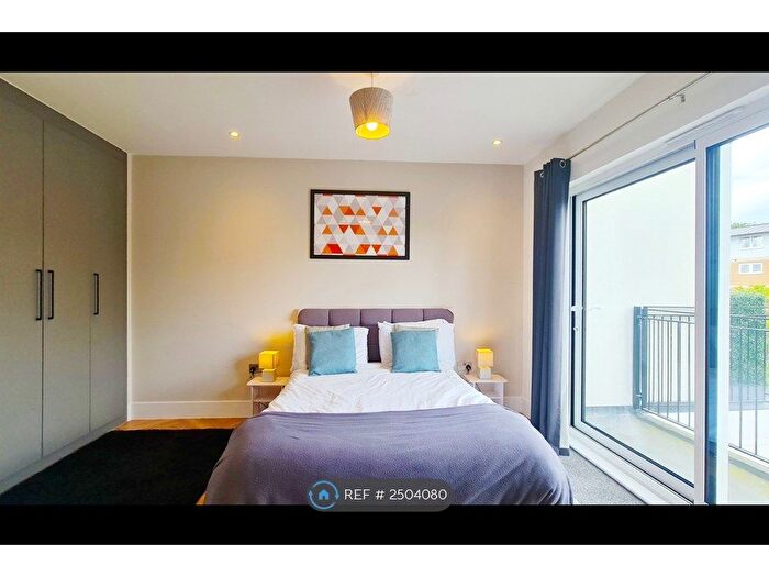 2 Bedroom Flat To Rent In Solomons Hill, Rickmansworth, WD3