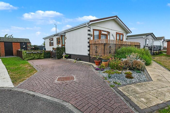 2 Bedroom Park Home For Sale In Private Garden - Creek Road, Canvey Island, SS8