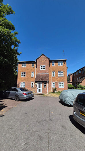 2 Bedroom Flat To Rent In Stevenson Close, EN5