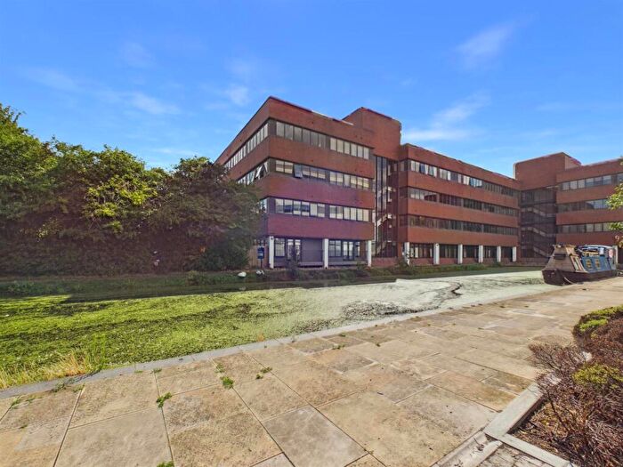 1 Bedroom Flat For Sale In Walton Street, Aylesbury, Buckinghamshire, HP21