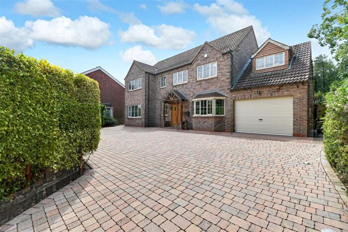 5 Bedroom Detached House For Sale In Silver Street, Winteringham, DN15