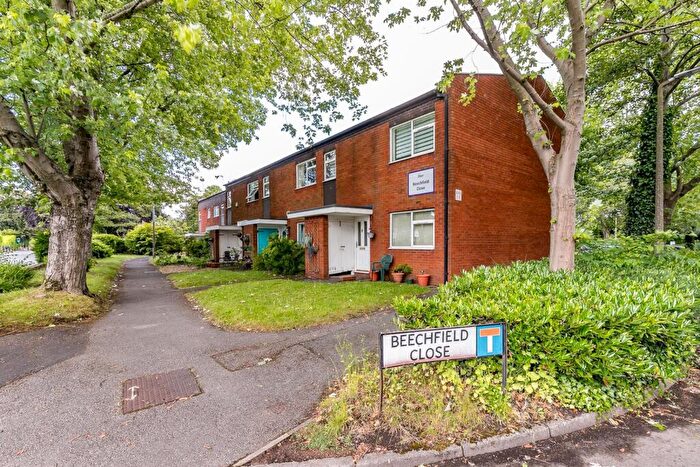 2 Bedroom Apartment To Rent In Beechfield Close, Sale, M33