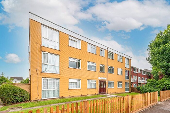 2 Bedroom Flat To Rent In Thicket Road, Sutton, SM1