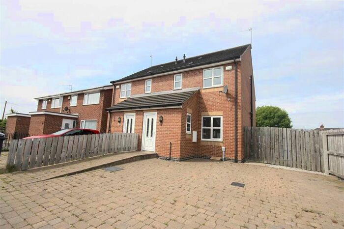 3 Bedroom Semi-Detached House To Rent In Windsor Road, Hull HU5