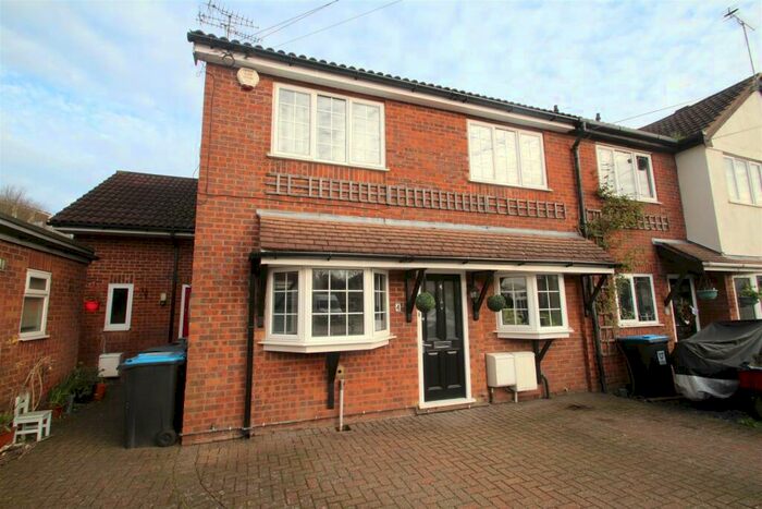 5 Bedroom Semi-Detached House To Rent In Gammon Close, Hemel Hempstead, HP3