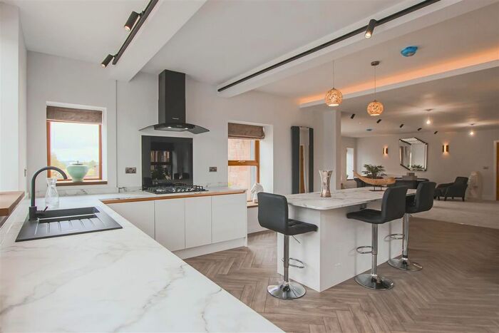 3 Bedroom Flat To Rent In Bury Lane, Withnell, Chorley, PR6