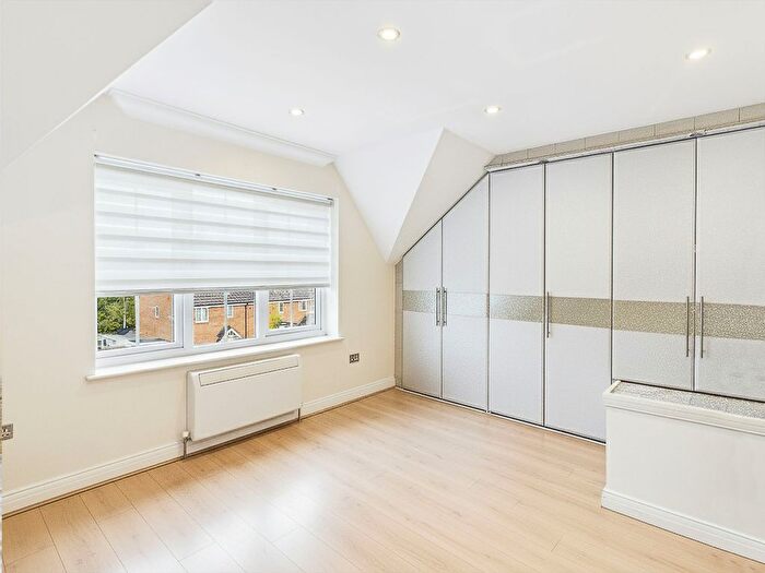 4 Bedroom Terraced House For Sale In Franklins, Maple Cross, WD3