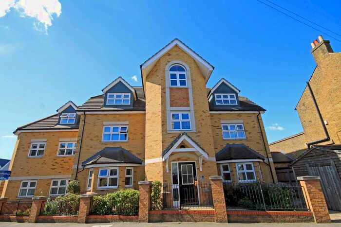 2 Bedroom Flat To Rent In Murray Court, St. Margarets Road, London, W7