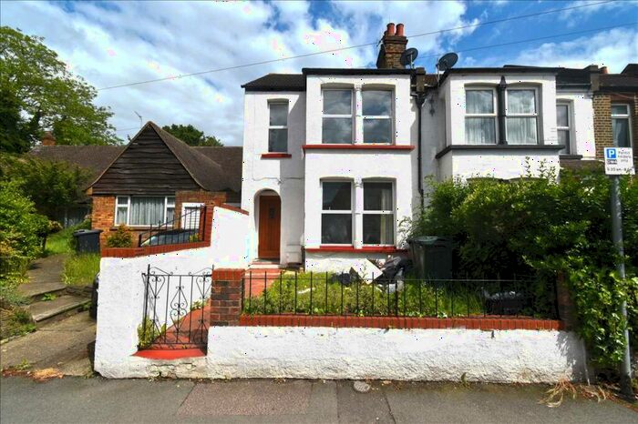 4 Bedroom House To Rent In Shepherds Lane, Dartford, DA1