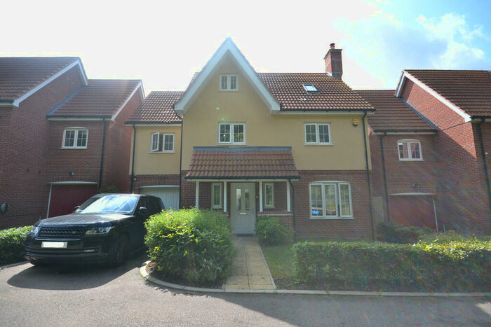 5 Bedroom Detached House To Rent In Tamarind Grove, Chigwell, IG7