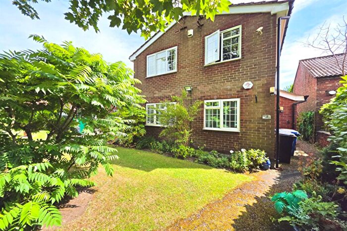 3 Bedroom Apartment To Rent In Leyfield Avenue, Romiley, Stockport, SK6