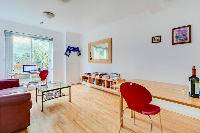 1 Bedroom Flat To Rent In Barons Court Road, Hammersmith, London, W14