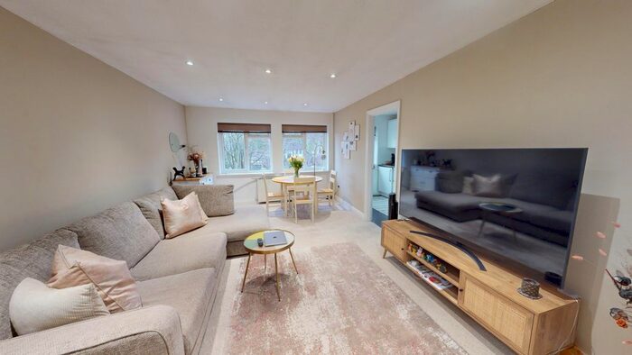 2 Bedroom Flat To Rent In Woodland Parade, Hove, BN3