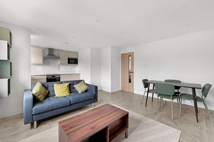 2 Bedroom Flat To Rent In John Maurice Close, Walworth, SE17