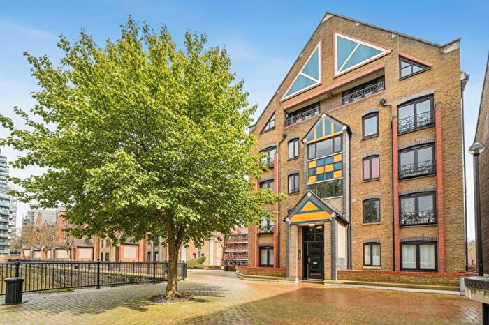 Studio For Sale In Discovery Walk, Wapping, London, E1W