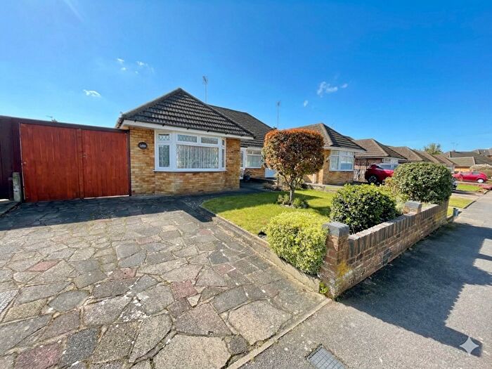 3 Bedroom Semi-Detached Bungalow For Sale In Westmorland Avenue, Luton, Bedfordshire, LU3