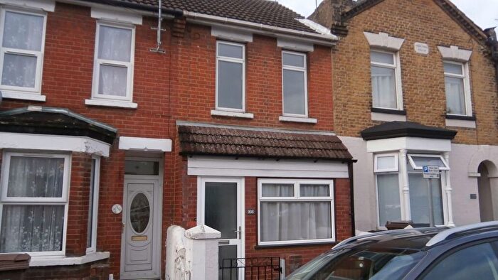 3 Bedroom Terraced House To Rent In King Street, Gillingham, ME7