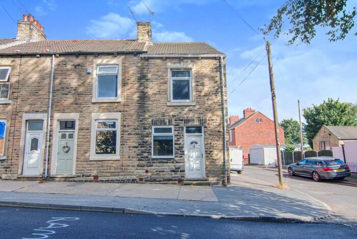 4 Bedroom House To Rent In Main Street, Sount Hiendley, S72