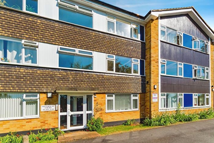 2 Bedroom Flat For Sale In Beechwood Road, Caterham, Surrey, CR3