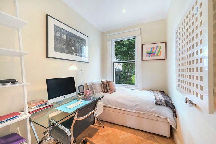 2 Bedroom Flat To Rent In Elm Park Road, Chelsea, SW3