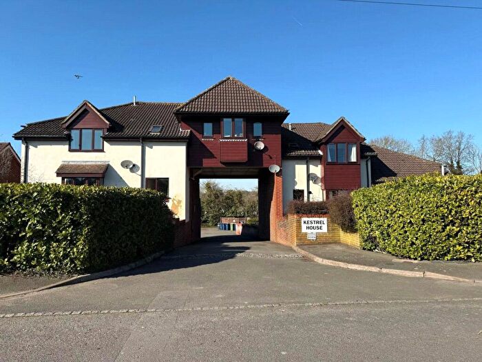 Apartment To Rent In Weydon Lane, Farnham, Surrey, GU9