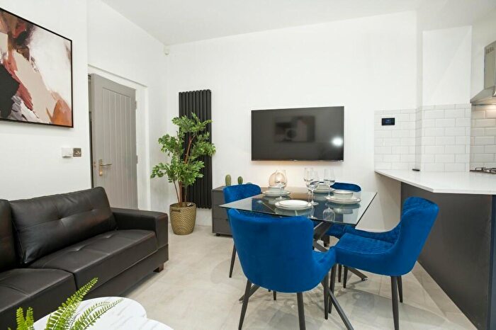 2 Bedroom House To Rent In District Boultham Avenue, Lincoln, LN5