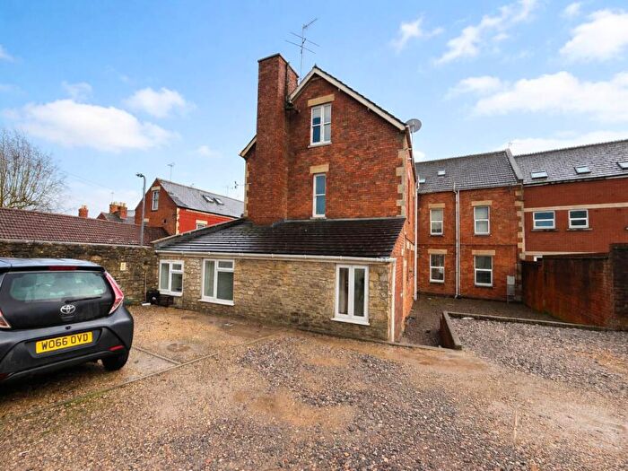 1 Bedroom Flat To Rent In Wallbridge Avenue, Frome, Somerset, BA11