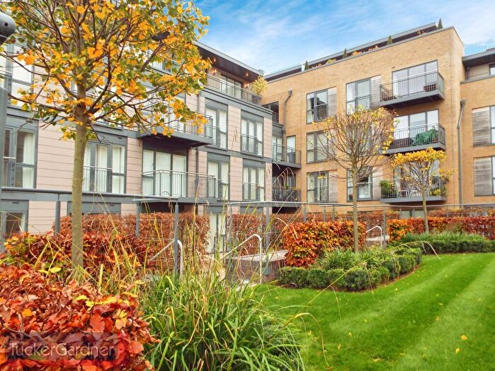 2 Bedroom Flat To Rent In Keynes House, Cambridge, CB5