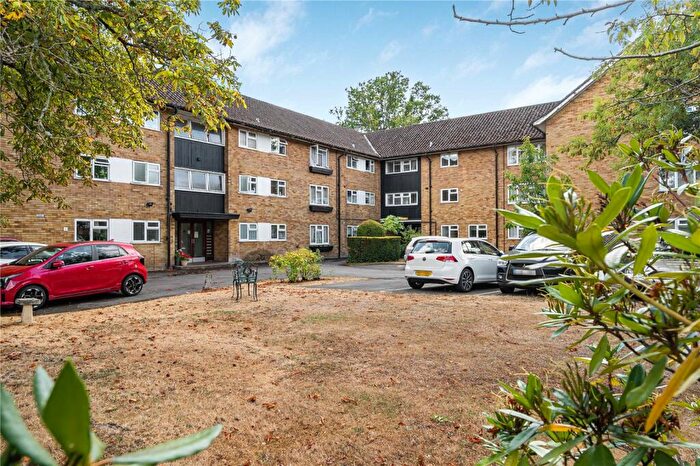 2 Bedroom Apartment For Sale In Brewery Road, Woking, Surrey, GU21