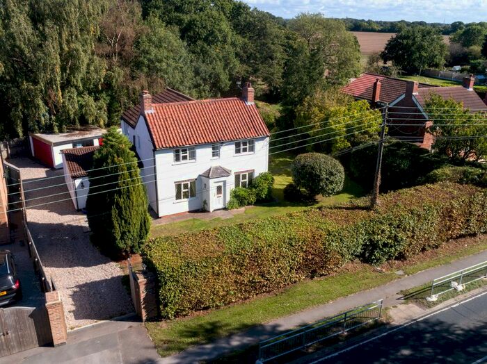 4 Bedroom Detached House For Sale In Hull Road, Hemingbrough, Selby, North Yorkshire, YO8