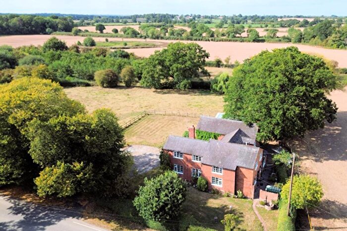 4 Bedroom Detached House For Sale In Platts Lane, Hatton Heath, Chester, CH3