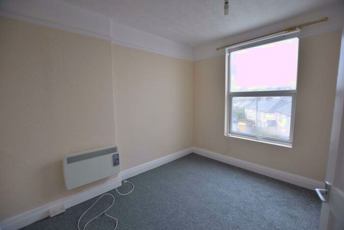 2 Bedroom Flat To Rent In Newport Road, Barnstaple, Devon, EX32