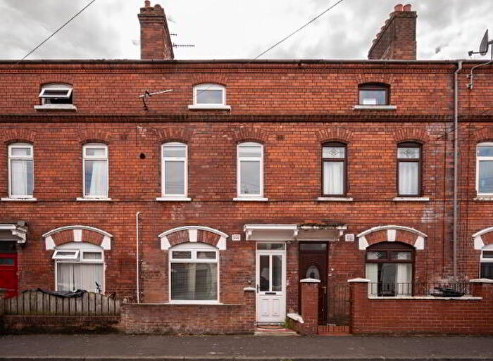 5 Bedroom Mid Terraced House For Sale In Beechmount Street, Belfast, BT12