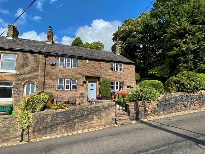 4 Bedroom End Of Terrace House For Sale In Thornsett, Birch Vale, High Peak, SK22