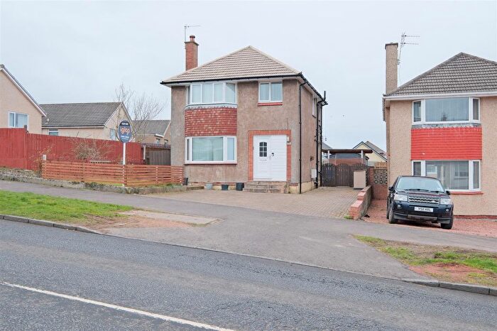 3 Bedroom Detached House For Sale In Wellhall Road, Hamilton, ML3