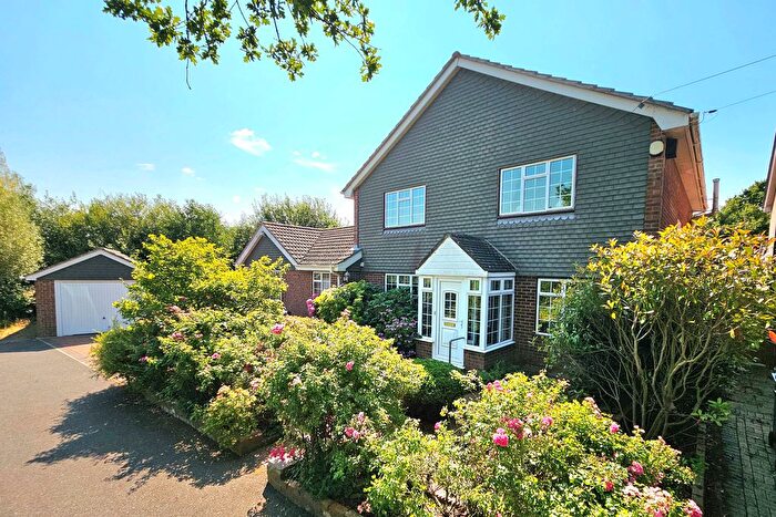 4 Bedroom Detached House For Sale In Woodcote Lane, Fareham, PO14