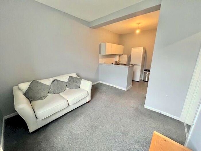 1 Bedroom Flat To Rent In Shay Lane, Halifax, HX2