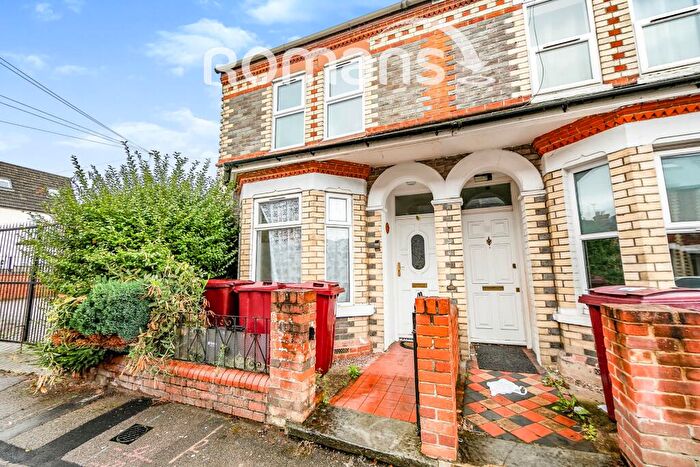 3 Bedroom House To Rent In Grange Avenue, Reading, RG6