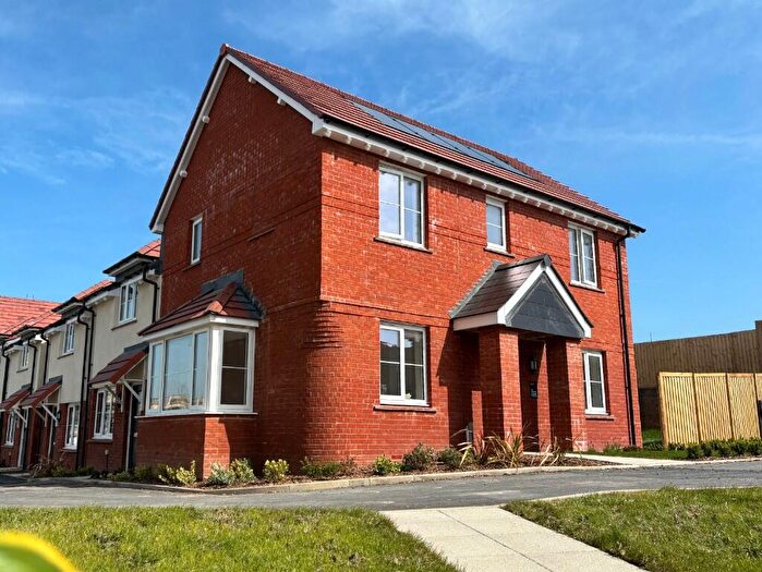 3 Bedroom End Of Terrace House For Sale In Old Barnstaple Road, Ilfracombe, Devon, EX34